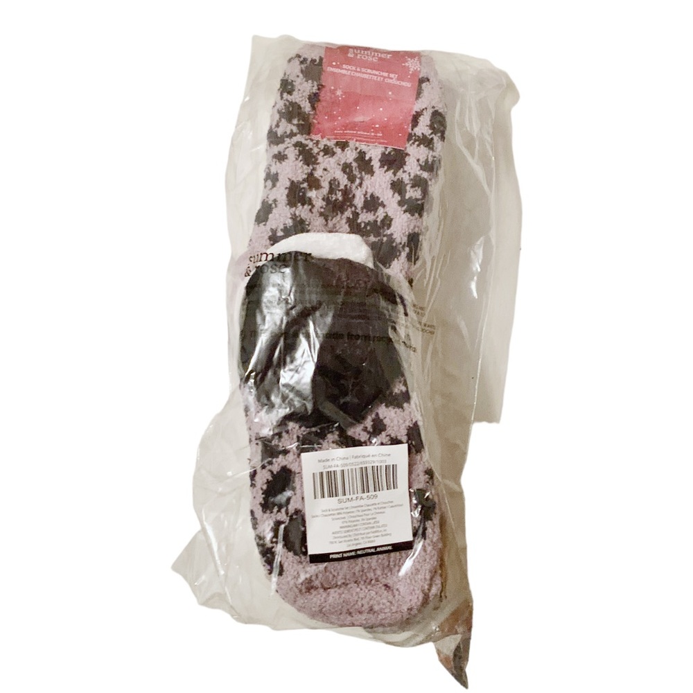 NWT Summer & Rose sock and scrunchie gifts set